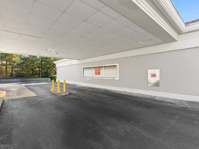 More Photos Of 79 S Main St, Inman Bank For Lease