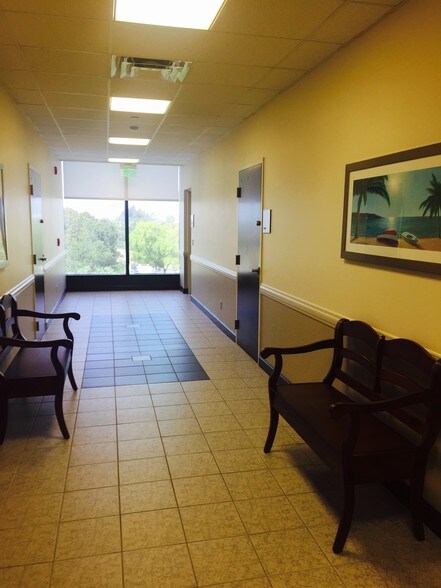 More Photos Of 927 45th St, West Palm Beach Medical For Lease