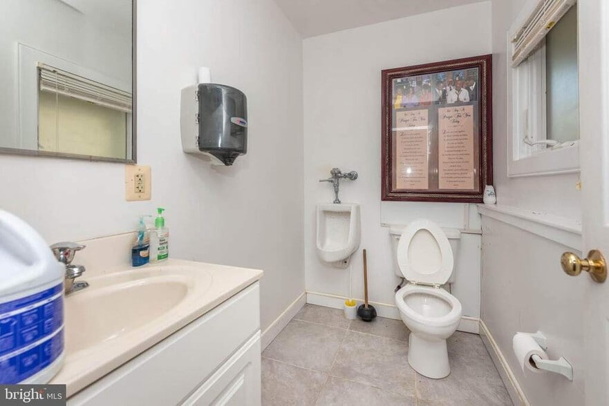 More Photos Of 6712 Dogwood Rd, Woodlawn Schools For Sale