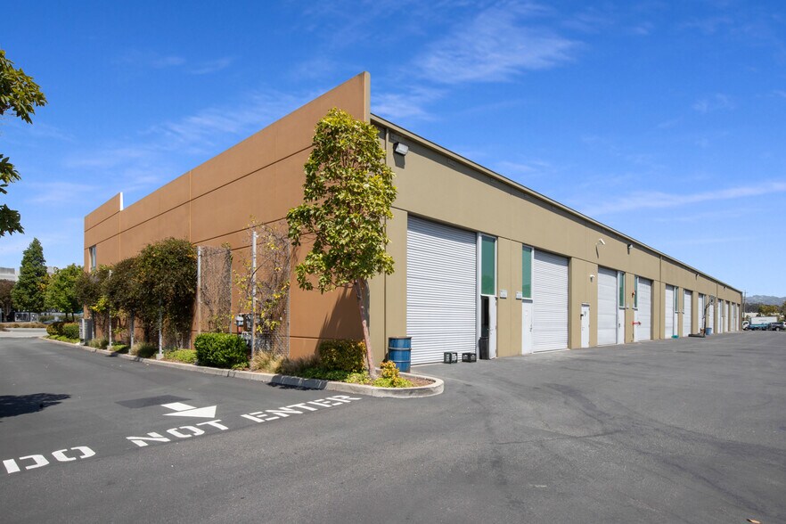 More Photos Of 865 Marina Bay Pky, Richmond Flex For Lease
