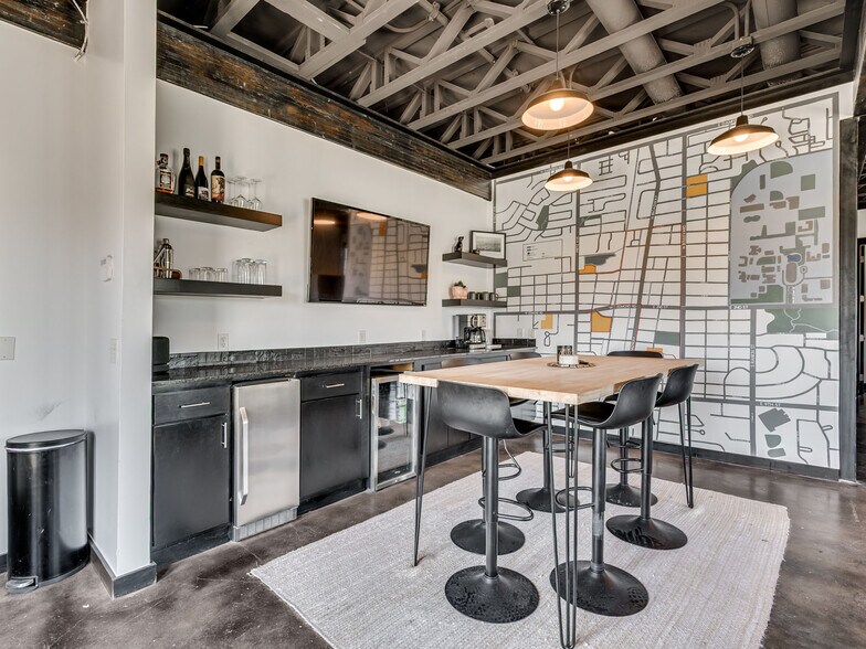 More Photos Of 235 W Hurd St, Edmond Office For Sale