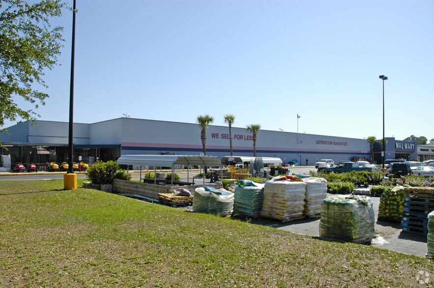 More Photos Of 513-669 W 23rd St, Panama City Storefront For Lease