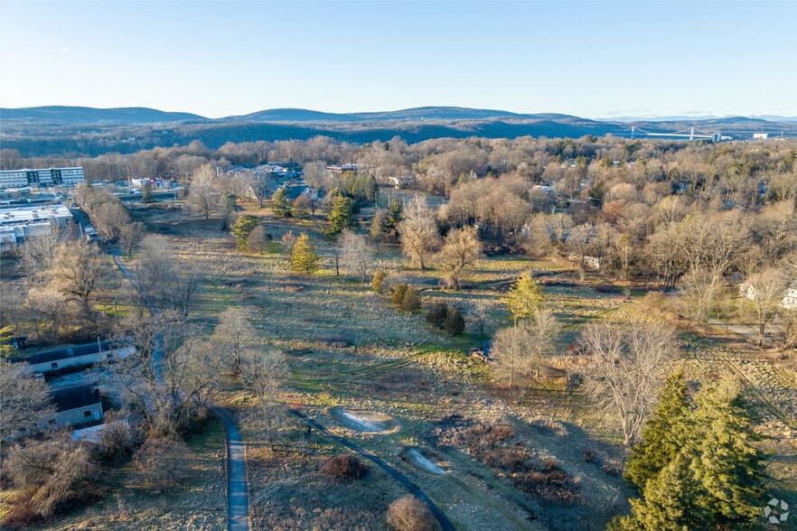 More Photos Of 2628 South Rd, Poughkeepsie Sports And Entertainment For Sale