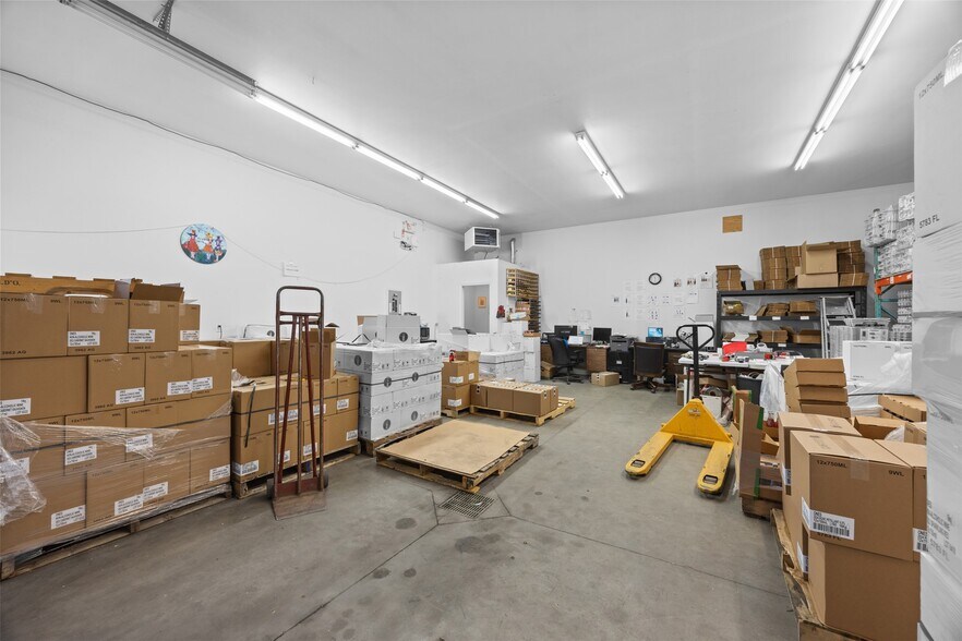 More Photos Of 9503 Cedar Av, Summerland Warehouse For Sale
