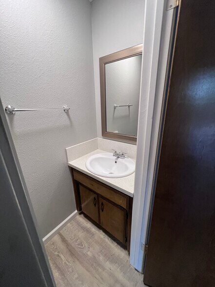 More Photos Of 410 Pine St, Ripon Apartments For Sale