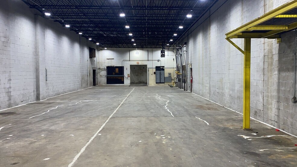 More Photos Of 164-168 Manchester pl, Newark Distribution For Sale