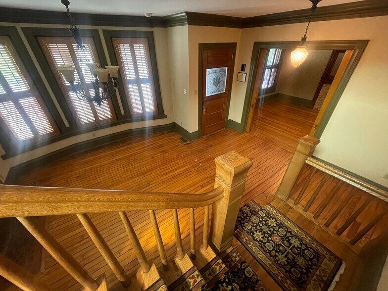 More Photos Of 33 W South St, Wilkes-Barre Office For Sale