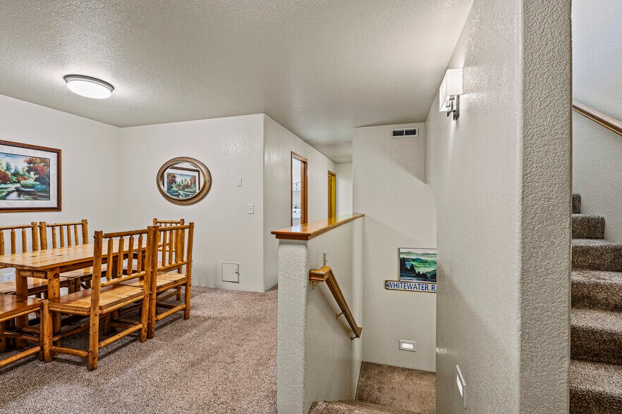 More Photos Of 11744 Galice Rd, Merlin Hotel For Sale