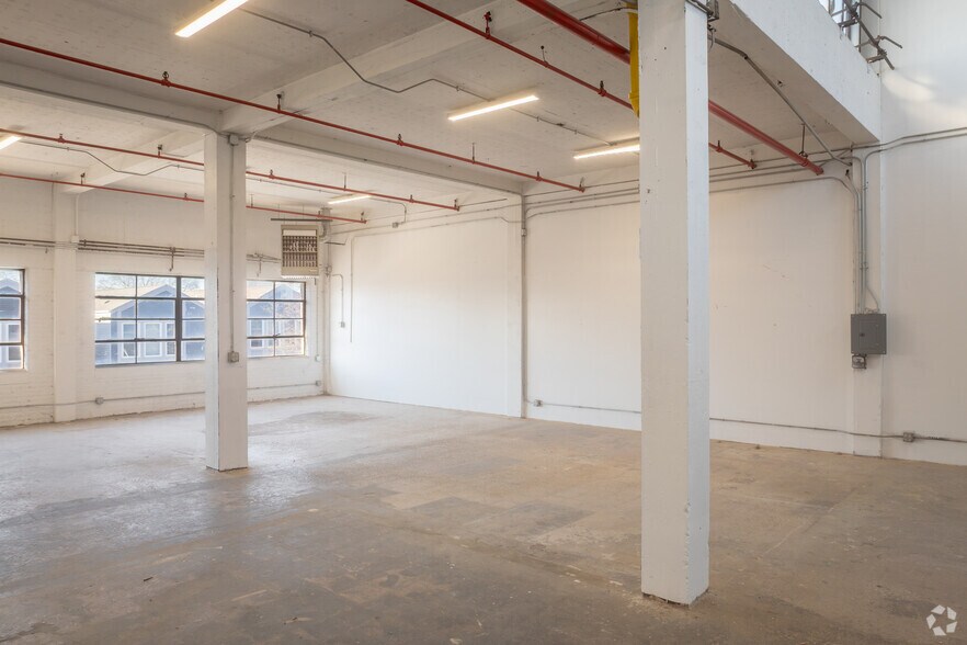 More Photos Of 3850 W Cortland St, Chicago Manufacturing For Sale
