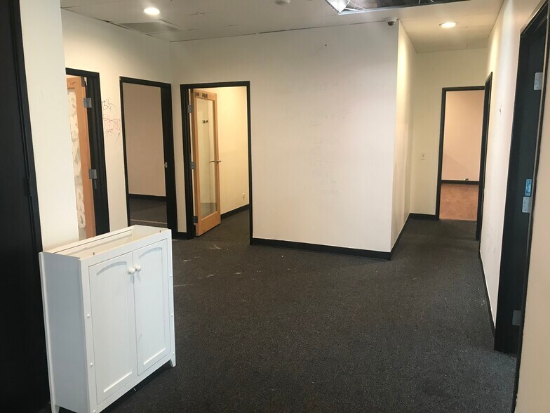 More Photos Of 7519-7521 Melrose Ave, Los Angeles Storefront Retail Office For Sale