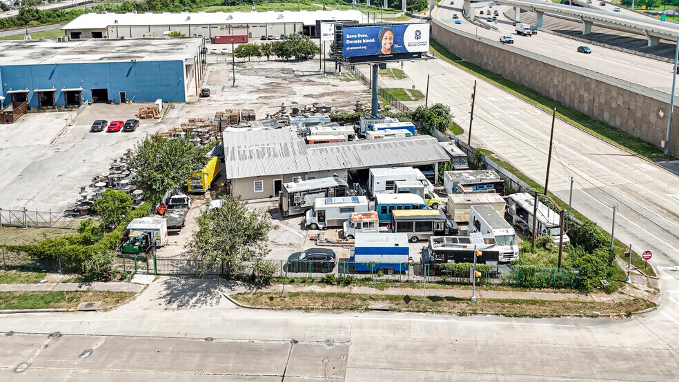 More Photos Of 3803 Eastex Fwy, Houston General Retail For Sale