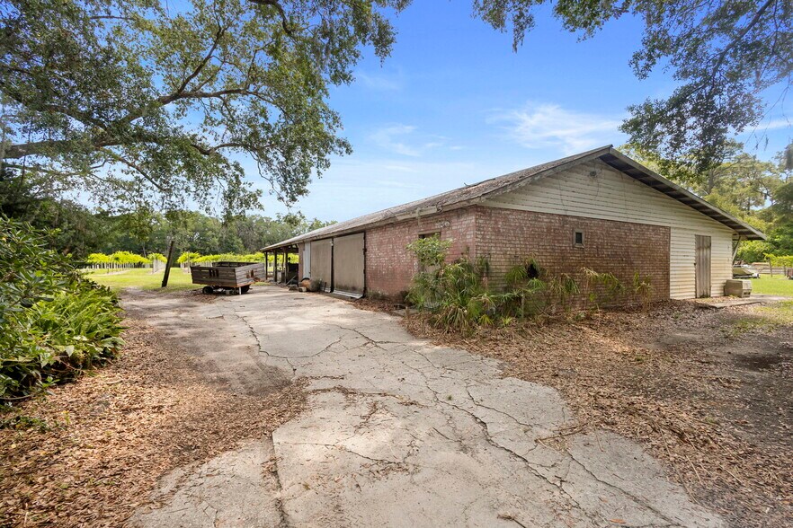 More Photos Of 1056 Reynolds Rd, De Leon Springs Specialty For Sale