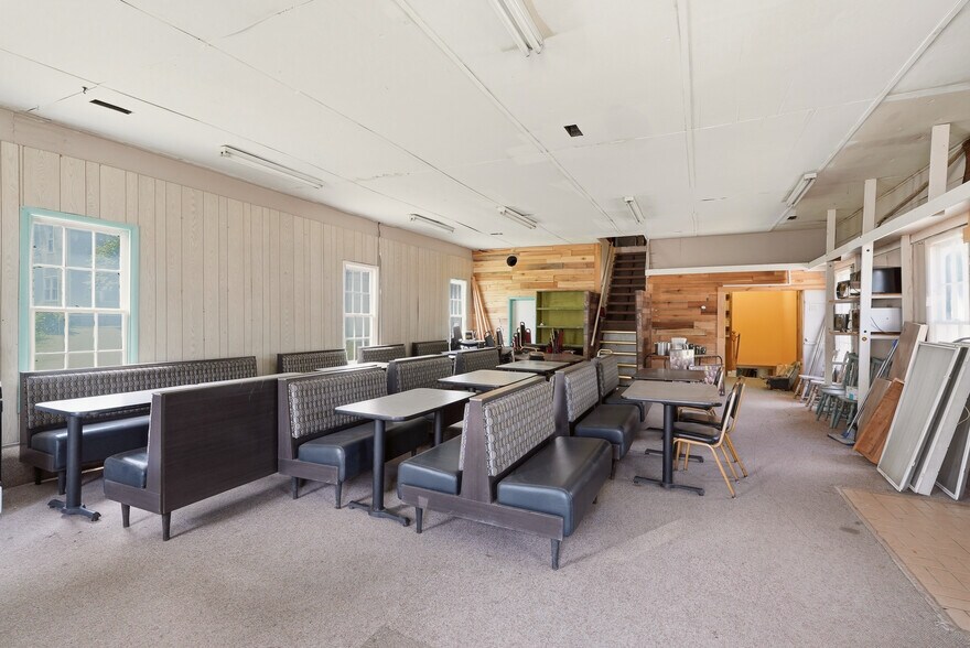 More Photos Of 31 S Front St, Burbank Storefront Retail Residential For Sale