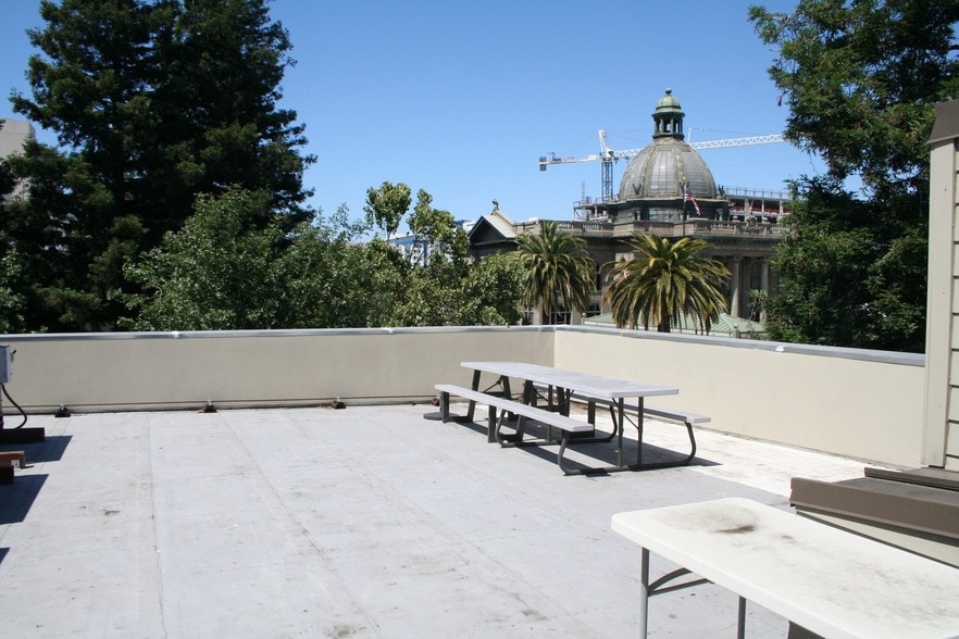 More Photos Of 810-816 Hamilton St, Redwood City General Retail For Sale