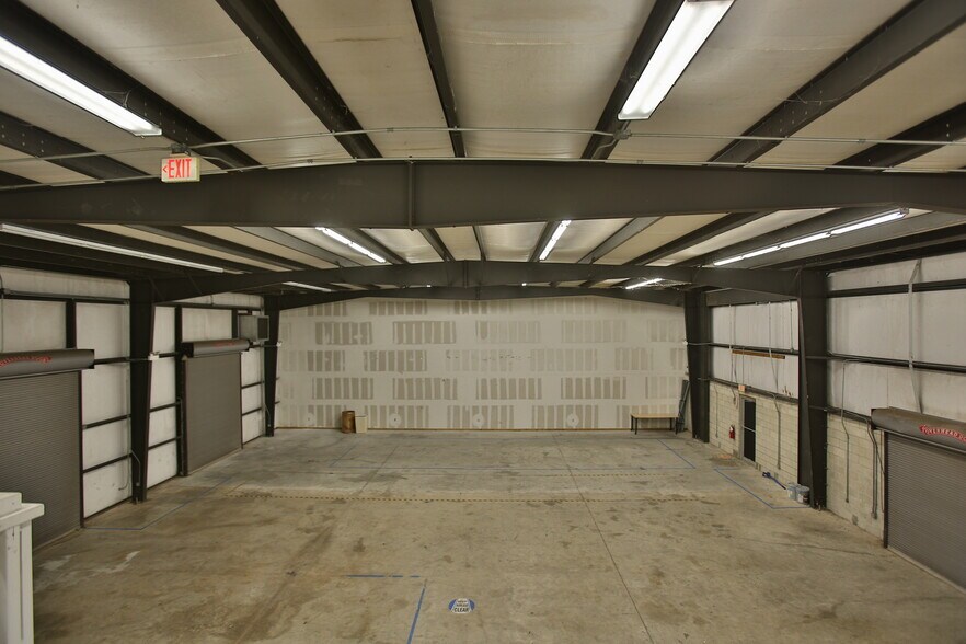 More Photos Of 7731 SE 59th Ct, Ocala Warehouse For Lease
