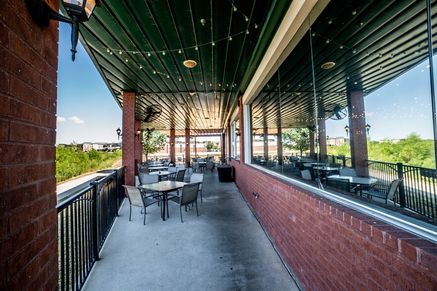 More Photos Of 3350 Unicorn Lake Blvd, Denton Restaurant For Lease