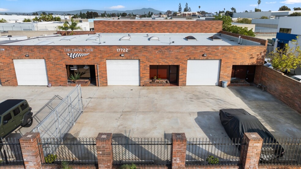 More Photos Of 17702-17722 Metzler Ln, Huntington Beach Service For Sale