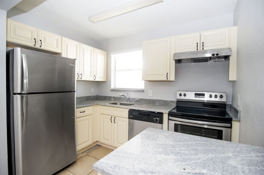 More Photos Of 400 NW 65th Ave, Margate Apartments For Sale
