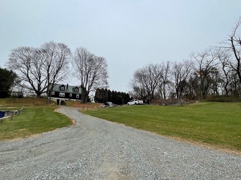 More Photos Of 1473 US Highway 22 E, Annandale Land For Lease