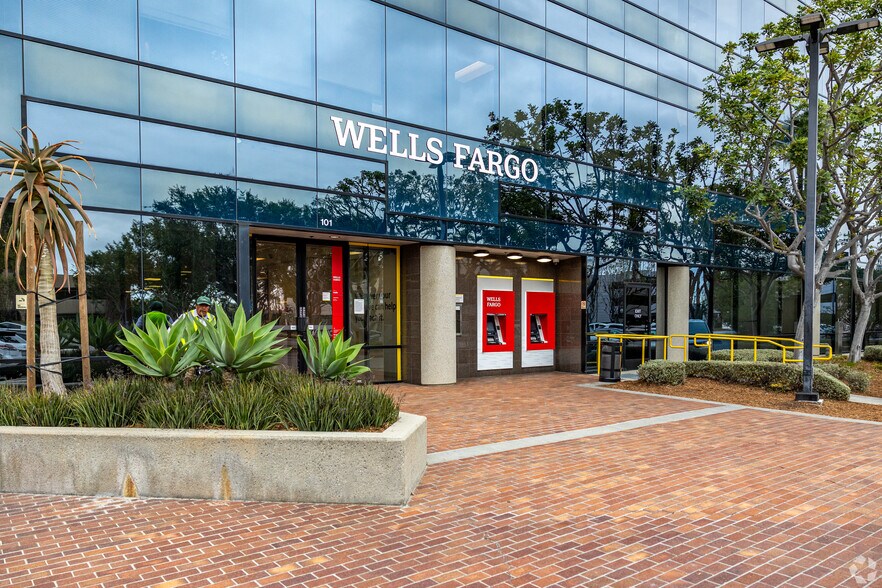 More Photos Of 2099 S State College Blvd, Anaheim Office For Lease