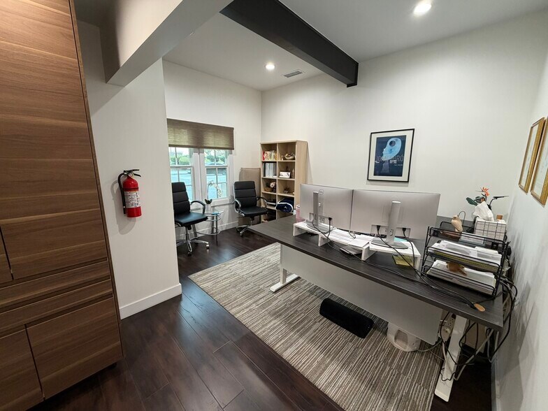 More Photos Of 390 E Walnut St, Pasadena Office For Lease