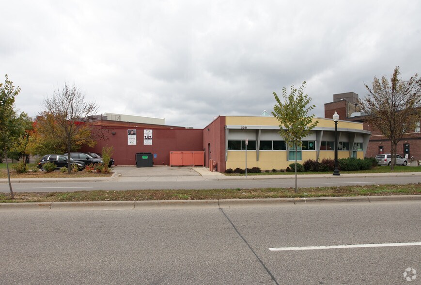 More Photos Of 2021 W Broadway Ave, Minneapolis Lodge Meeting Hall For Lease