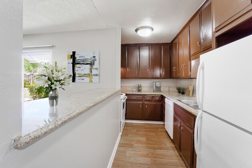 More Photos Of 5055 73rd St, San Diego Apartments For Sale