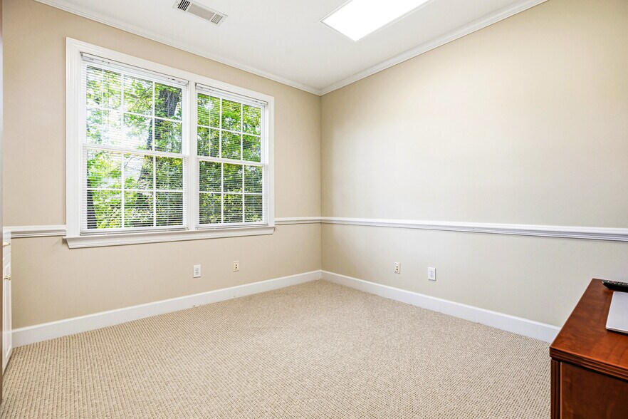 More Photos Of 501 Johnson Ferry Rd, Marietta Office For Sale