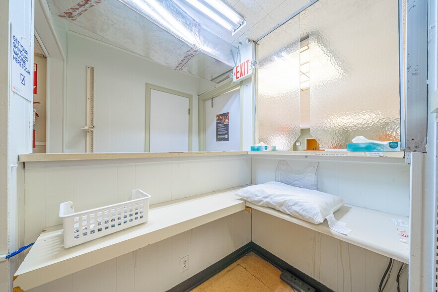 More Photos Of 3326-3328 E Southcross Blvd, San Antonio Medical For Sale