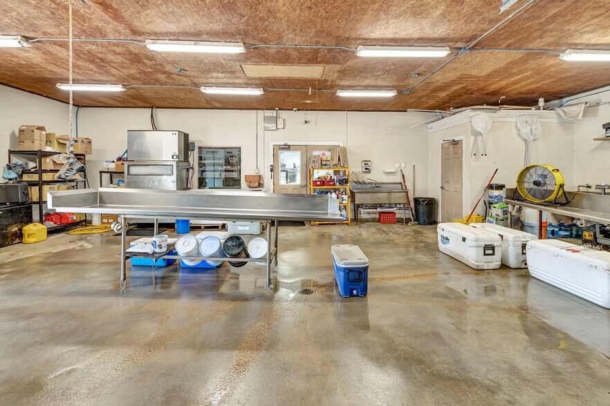 More Photos Of 2241 State Highway 35 N, Port Lavaca Storefront For Sale