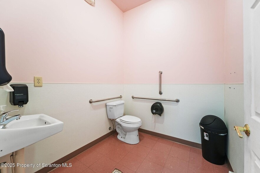 More Photos Of 6 Duran Rd, Equinunk Restaurant For Sale