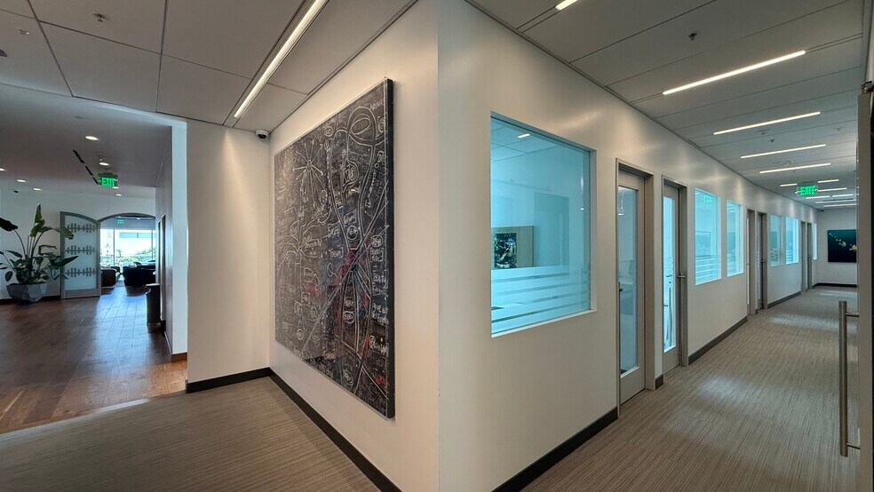 More Photos Of 243 N Canon Dr, Beverly Hills Office For Lease