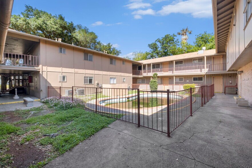 More Photos Of 110 Mary Louise Dr, San Antonio Apartments For Sale