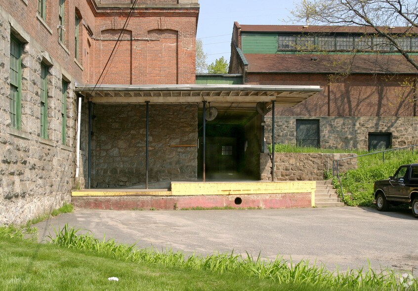 More Photos Of 273 Riverside Ave, Bristol Warehouse For Sale