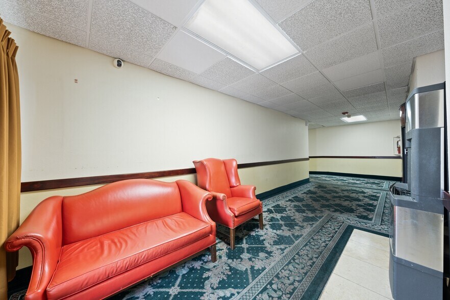 More Photos Of 1530 Cleveland Rd, Sandusky Hotel For Sale