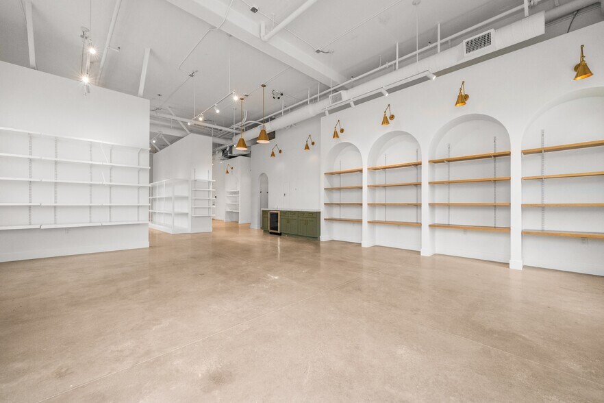 More Photos Of 2176 E Main St, Ventura General Retail For Sale