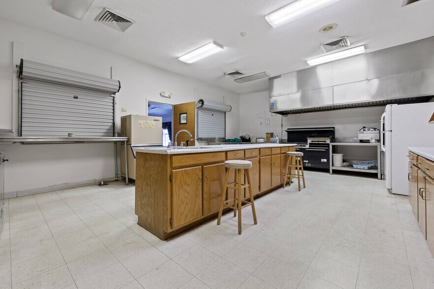 More Photos Of 940 S Ocoee St, Cleveland Medical For Sale