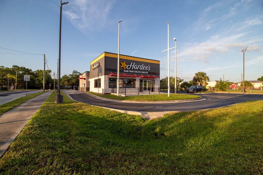 More Photos Of 504 W Vine St, Kissimmee Restaurant For Sale