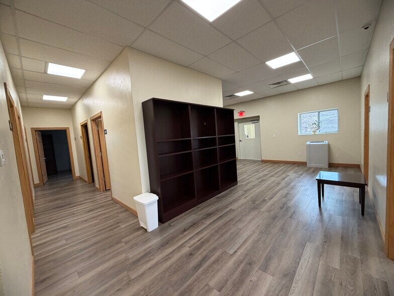 More Photos Of 2114 24th Ave SE, Watford City Warehouse For Sale
