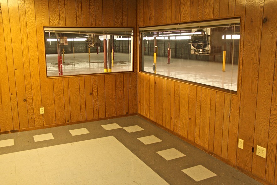 More Photos Of 715 W Pike St, Weslaco Warehouse For Sale