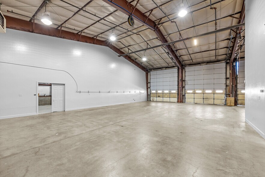 More Photos Of 5280 E Gibson Ave, Flagstaff Warehouse For Lease