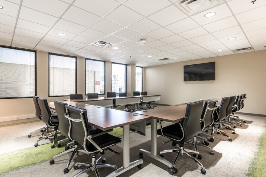 More Photos Of 2295 Parklake Dr NE, Atlanta Office For Lease