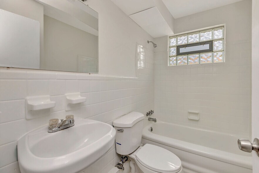 More Photos Of 800-808 Elberon Ave, Cincinnati Apartments For Sale