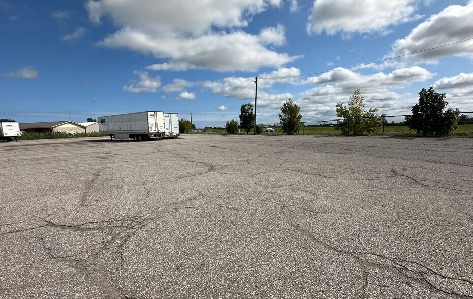More Photos Of 56 Niagara Stone Rd, Pelham Warehouse For Sale