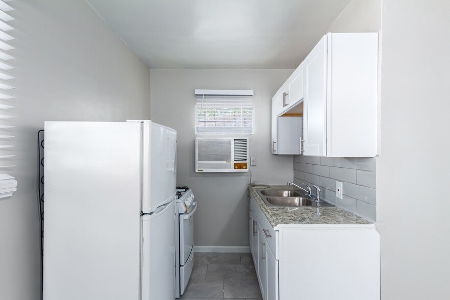 More Photos Of 120 E 33rd St, Tucson Apartments For Sale