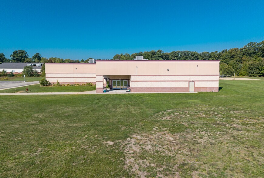 More Photos Of 2620 McLaughlin Ave, Muskegon General Retail For Sale