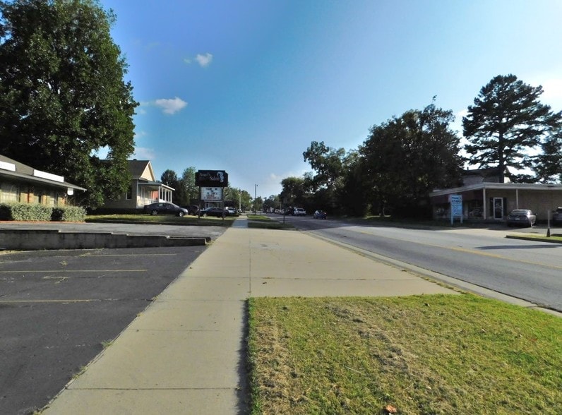 More Photos Of 220 N Greenwood Ave, Fort Smith Office For Lease