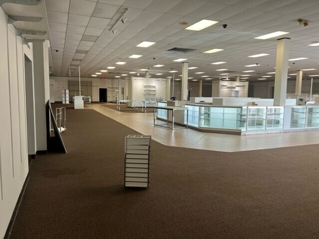 More Photos Of 6433 Highway 182 E, Morgan City Storefront For Lease