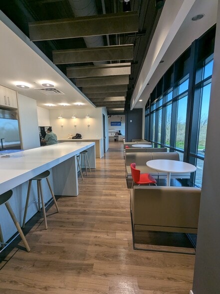 More Photos Of 3900 McCarty Ln, Lafayette Office For Sale