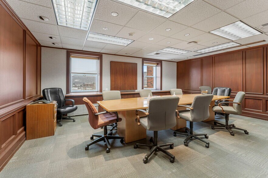 More Photos Of 1 W Market St, Corning Office For Lease